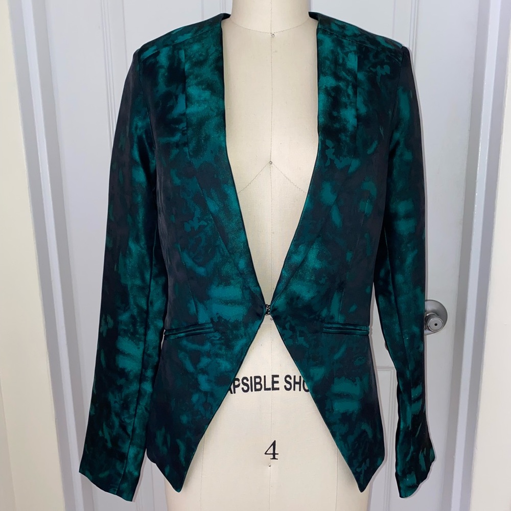 Blazer Perfect for the holidays!